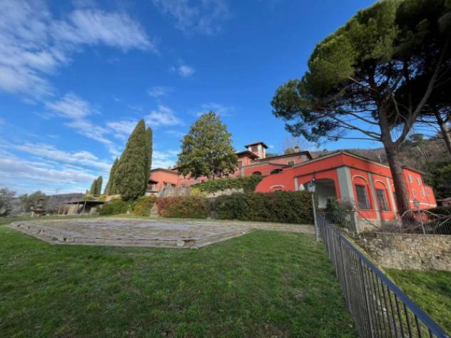 Immobile in asta di 783 m² con più di 5 locali e box auto in vendita a Montale - Foto 2