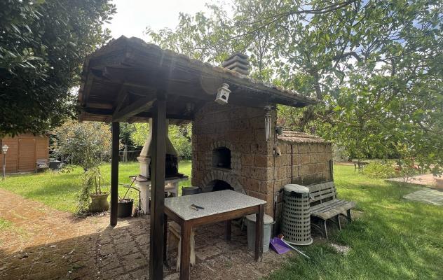 Bellissimo Casale con Piscina Immerso nel Verde - Foto 18