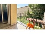 bicamre con terrazzo nel verde e posti auto