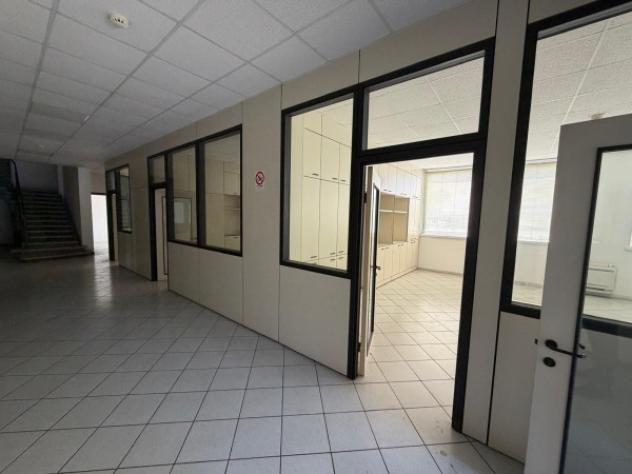 Immobile di 1500 m² con più di 5 locali in affitto a Brescia - Foto 3