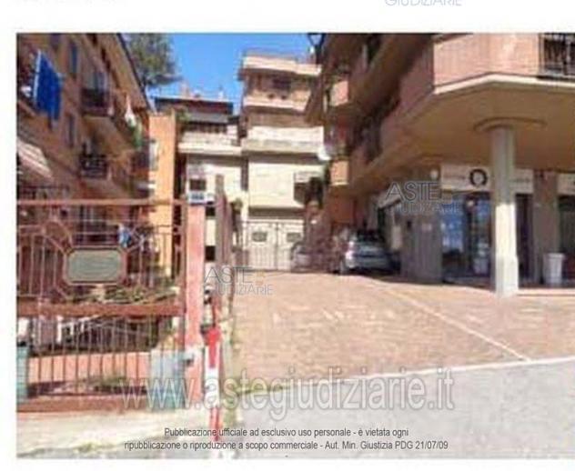IMMOBILI-IMMOBILE COMMERCIALE-Via San Sebastiano, 42