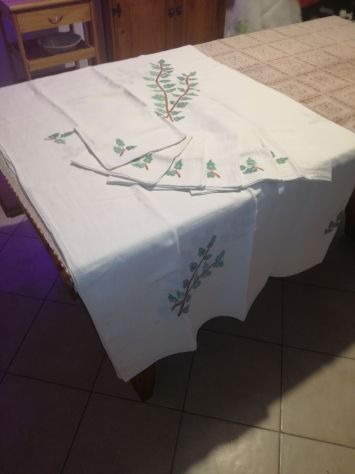 Tovaglia ricamata vintage cm. 212 X 157