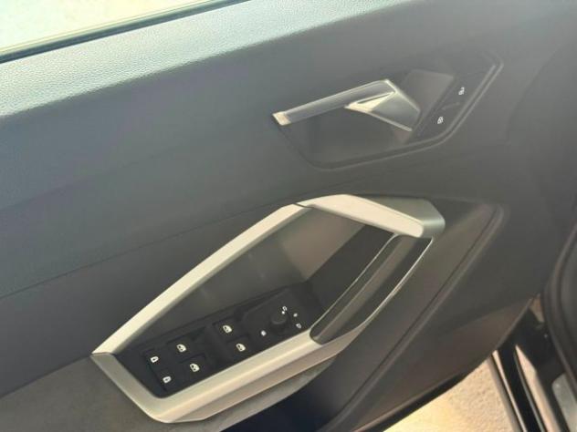 AUDI Q3 2.0 TDI 150 CV S tronic Business rif. 23940891 - Foto 7