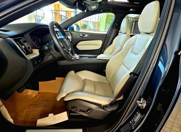 VOLVO XC60 B5 2.0 AWD ISCRIPTION MHEV 235cv STUPENDA - Foto 7