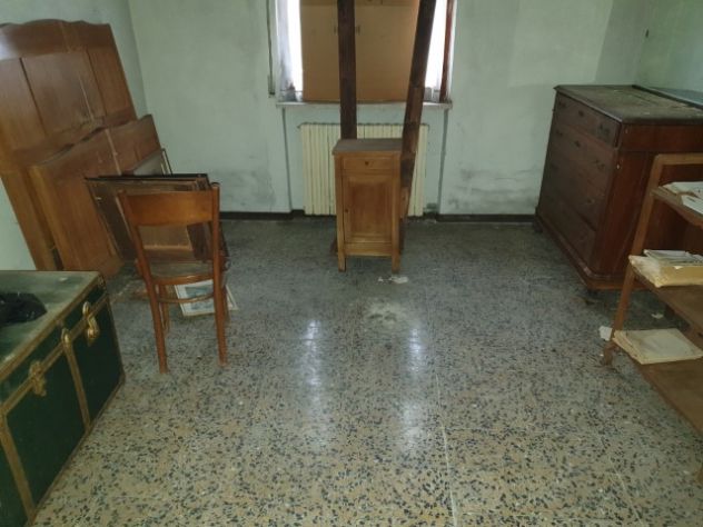 CASA SEMINDIPENDENTE PIU' LOCALE ADIBITO A LABORATORIO - Foto 4