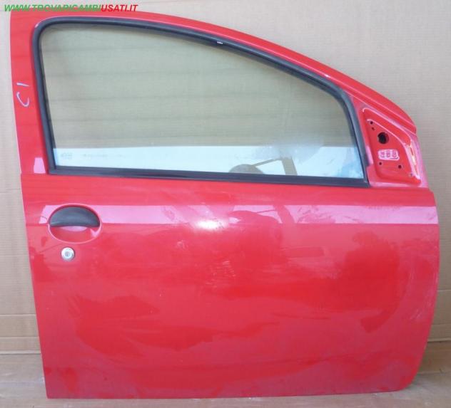 PORTA ANT.D. ROSSA NO ALZ. SI SERR.  Carrozzeria  Lamierati esterni  Porte  Porta ant. dx. CITROEN - C1 - 01-06-2005 - 01-06-2014, PEUGEOT - 107 - 01-
