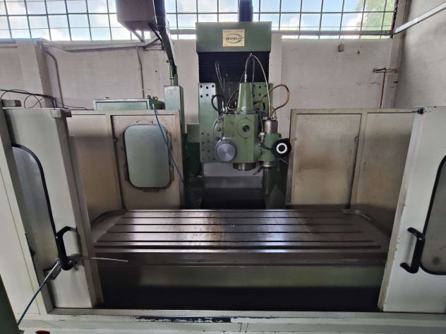 FRESATRICE CNC