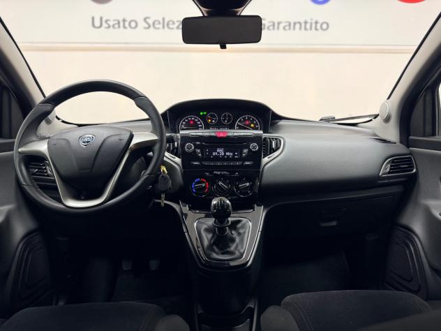 Lancia Ypsilon 1.2 69 CV 5 porte Silver 05/2014 Neopatentati - Foto 10