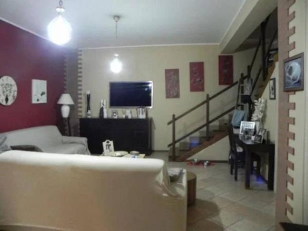 Immobile in asta di 255 m² con più di 5 locali e box auto in vendita a Atella - Foto 2