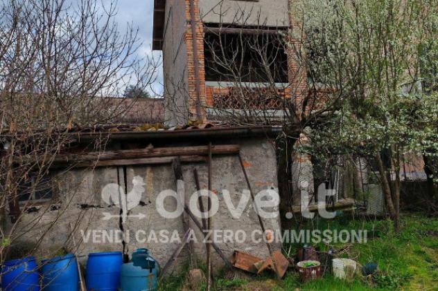 Rustico / Casale di 100 m² con 3 locali in vendita a Gandino