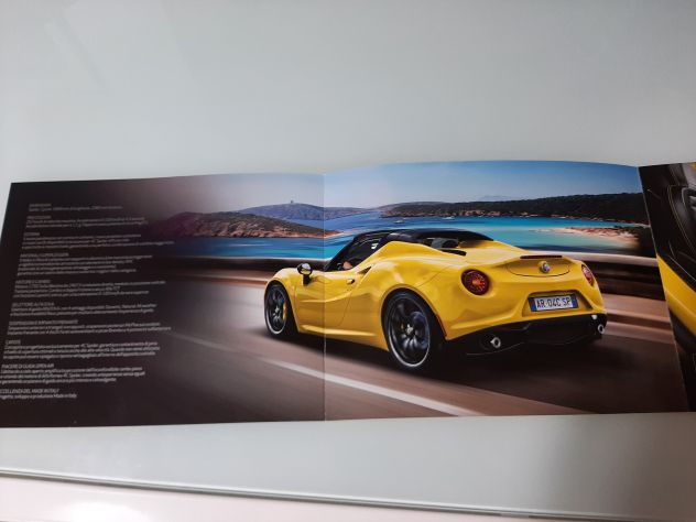 ALFA ROMEO 4C SPIDER DEPLIANT ORIGINALE - Foto 4