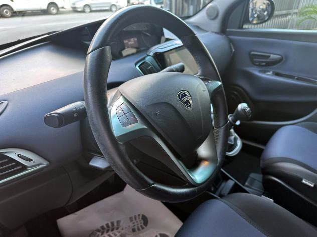 Lancia Ypsilon 1.0 FireFly 5 porte S&S Hybrid Gold Plus Telecamera Cerchi in lega Car Play - Foto 7