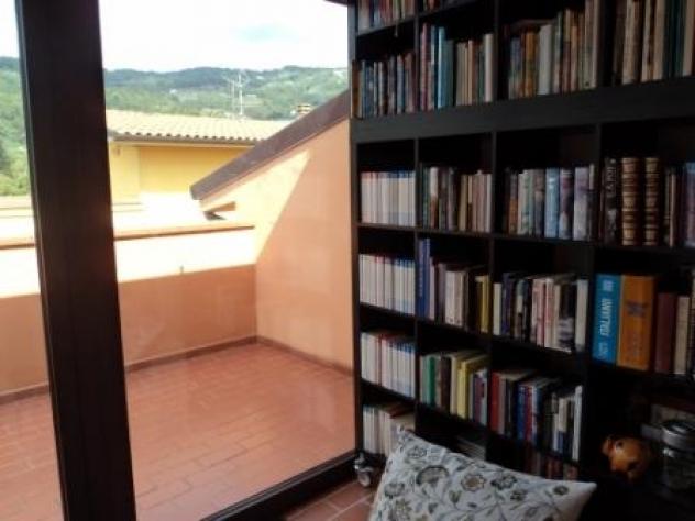 Elegante e panoramica villetta a schiera posta in posizione angolare. - Foto 9