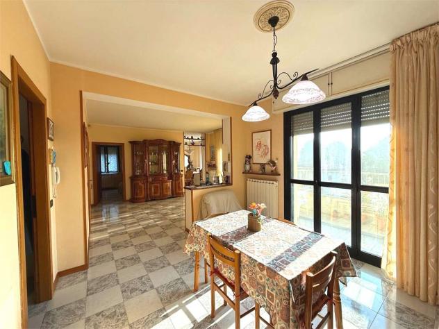 VA0199 - ESCLUSIVA A NOVI APPARTAMENTO "CON SEI LOCALI" - Foto 3