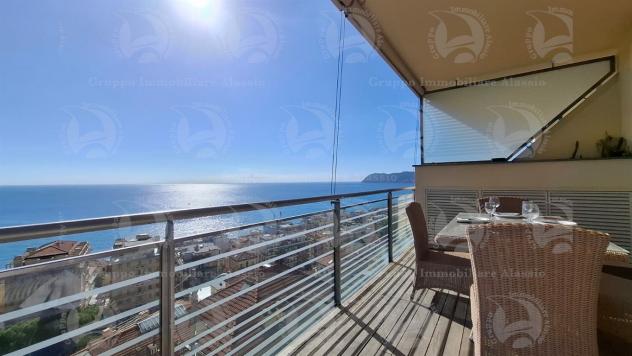 Alassio, appartamento vista mare con terrazzo vivibile, posto auto coperto e cantina - Foto 3