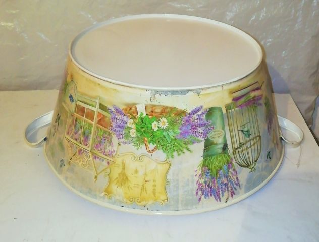 Cesta ovale  in latta con decorazione munita di  manici - Foto 3