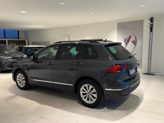 Volkswagen Tiguan 2.0 TDI SCR Adaptive Cruise Fari LED Sensori DAB - Foto 6
