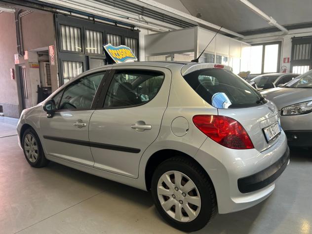 Peugeot 207 1.4 8V 75CV 5p. X Line - Foto 4