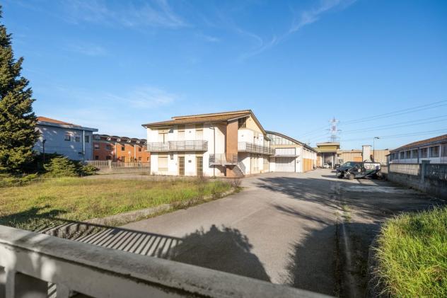 Capannone industriale in vendita a Bientina 1380 mq Rif: 910307