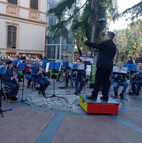 Vitaliano Gallo dirige 4 concerti estivi della Banda Pasquale Anfossi nel 170*