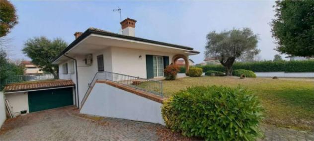 Immobile in asta di 245 m² con più di 5 locali e box auto in vendita a Cordenons - Foto 2