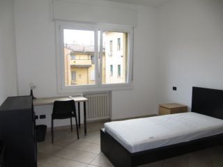 DA 1-2-27 CENTRO STORICO 2 SINGOLE A 2 STUDENTESSE