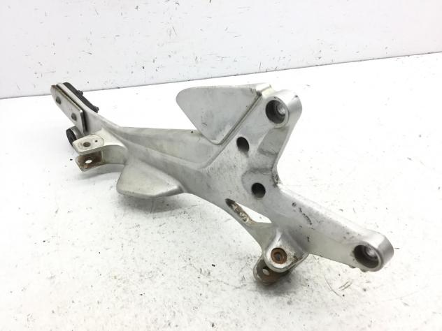 HONDA CBF N 600 STAFFA SUPPORTO PEDANE DESTRE 2005 ZDCPC38E05F