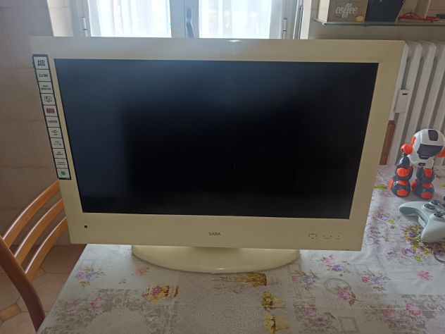TV lcd marca Saba 26 pollici più regalo scopa eletrica asciugacapelli - Foto 3