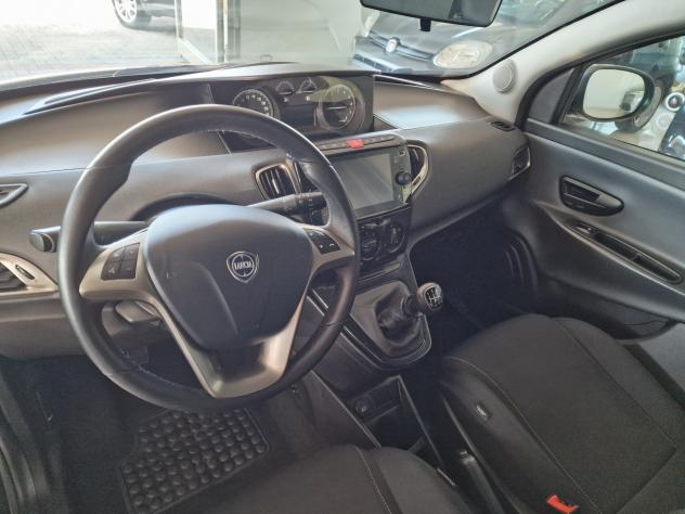 Lancia Ypsilon 1.0 Hybrid Gold 2023 - Foto 7