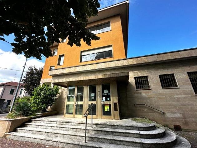PALAZZINA INTERA UFFICI DA RISTRUTTURARE A OSNAGO - Foto 2