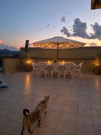 Vendesi appartamento con annessa terrazza di proprietà - Foto 10