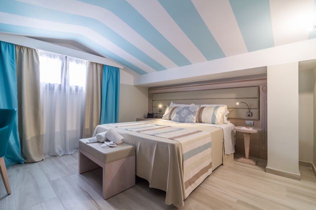 Cagliari Palazzo Hotel Ristorante Mura ed Attività - Foto 3