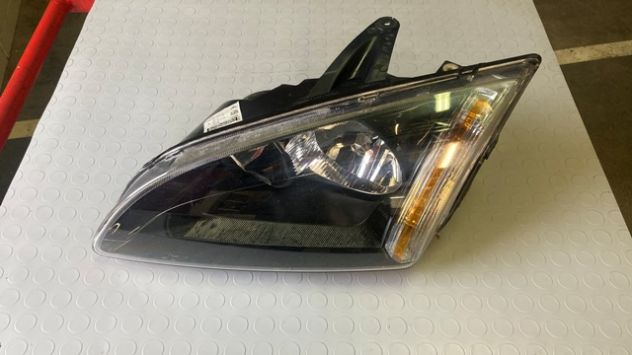 Faro anteriore SX Ford Focus del 2006