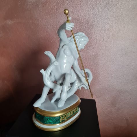 Figurina Porcellana Mangani vintage ' SAGITTARIUS '. - Foto 4