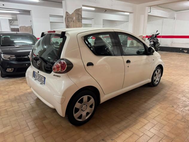 TOYOTA AYGO 1.0 CONNECT SOLO 59.000 KM GARANZIA NEOPATENTATI OK. - Foto 8