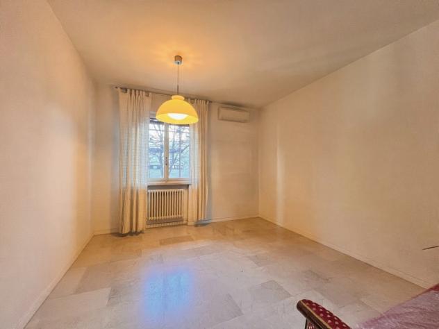 APPARTAMENTO di 4 vani e di 142 mq (BOLOGNA) rif. V04 - Foto 2