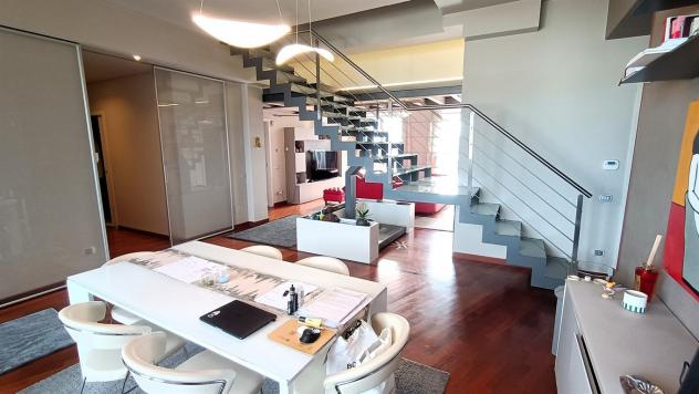 Seregno (MB) ATTICO con Piscina Privata e doppio ingresso per due unità abitative distinte ma adiacenti - Foto 9