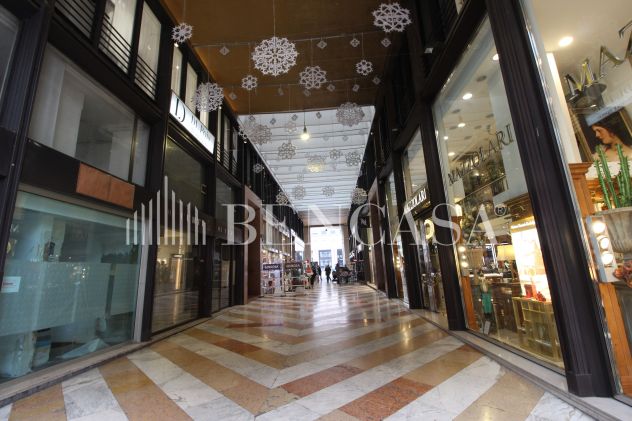 Piazza San Babila – Prestigioso ufficio 300 mq - Foto 7