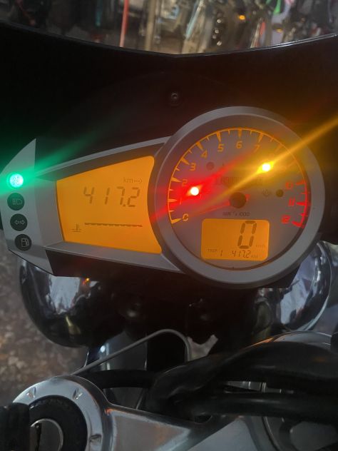 Triumph moto - Foto 3