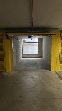 Garage in affitto in Piazzale Cimitero Monumentale, 23