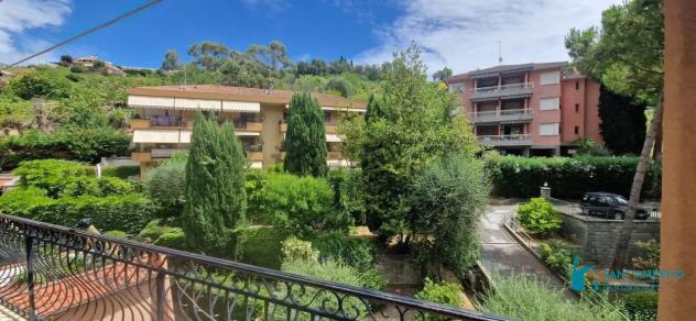 Bordighera - ZONA PERIFERICA VENDESI APPARTAMENTO CON GIARDINO CONDOMINIALE