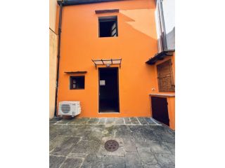 Bilocale in palazzo storico in via de’ Benci – € 1.000 al mese