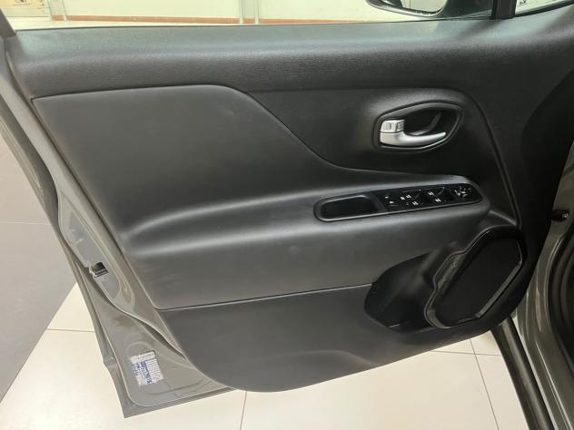Jeep Renegade e-Hybrid 1.5 T4 MHEV 130cv Limited DDCT - Foto 8