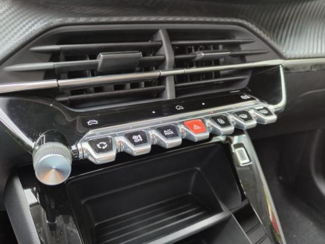 PEUGEOT 208 1.2 Hybrid Style 100cv e-dcs6 rif. 23378867 - Foto 9