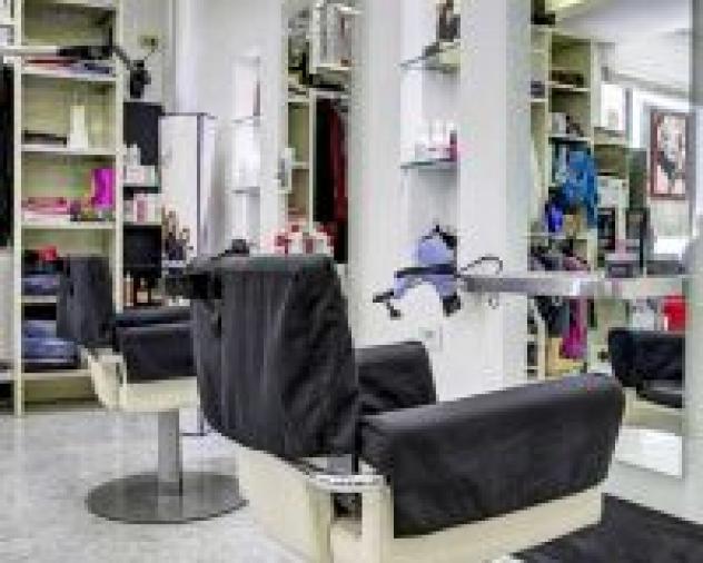 Hair Donna In Parrucchiera - Foto 2