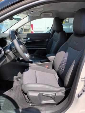 JEEP Avenger 1200 MHEV SUMMIT 110 CV AUTOM BICOLOR PACK WINTER rif. 24047394 - Foto 5