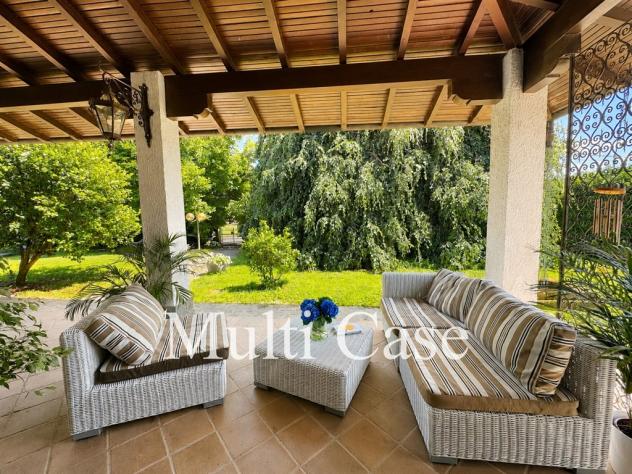 ESCLUSIVA VILLA SINGOLA CON PARCO PRIVATO DI OLTRE 2.100 MQ – CISLAGO (VA) - Foto 8