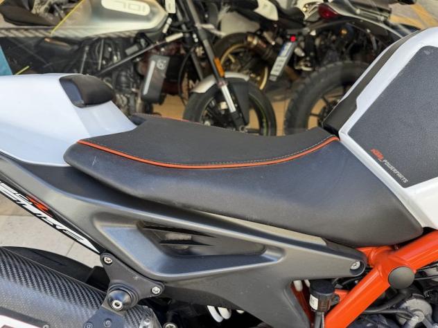 KTM 890 Duke R - Foto 6