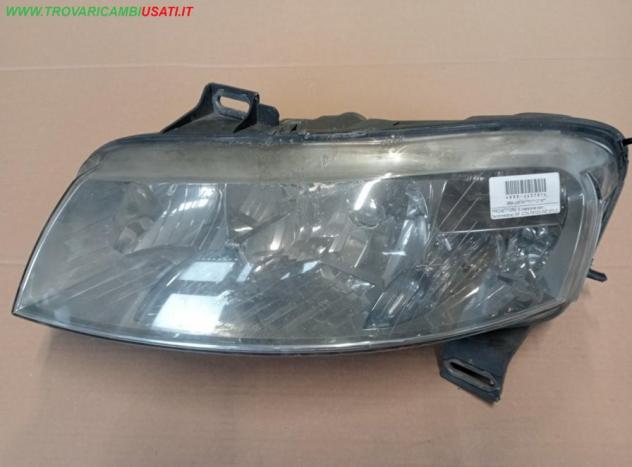 PROIETTORE SX NO FENDI FIAT STILO (192-2C/2V) 51716371  Parti elettriche  Fanaleria  Proiettori  Proiettore ant. FIAT - STILO - 01-10-2001 - 01-06-200