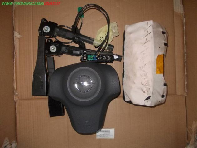 DISPOSITIVO AIRBAG LATO GUIDA KIT 2011 AIR VOLANTE 2 SP GIALLO/VERDE + PASS 2 SP GIALLO/AZZURRO + 2 PRETENSIONATORI OPEL CORSA (S07) Carrozzeria Si